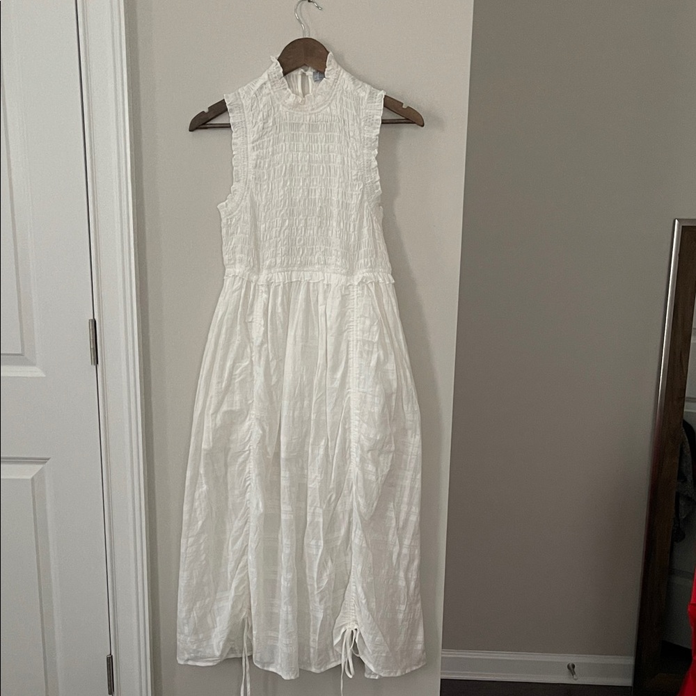 Chic White Sleeveless Maxi Dress